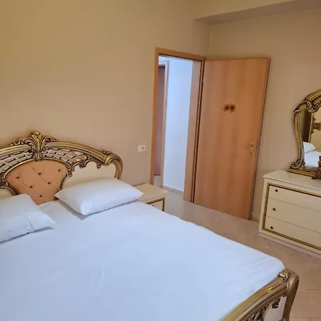 Delijorgji 2-bedroom Near Center