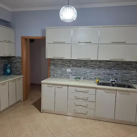 Delijorgji 2-bedroom Near Center