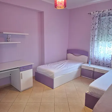 Delijorgji 2-bedroom Near Center *
